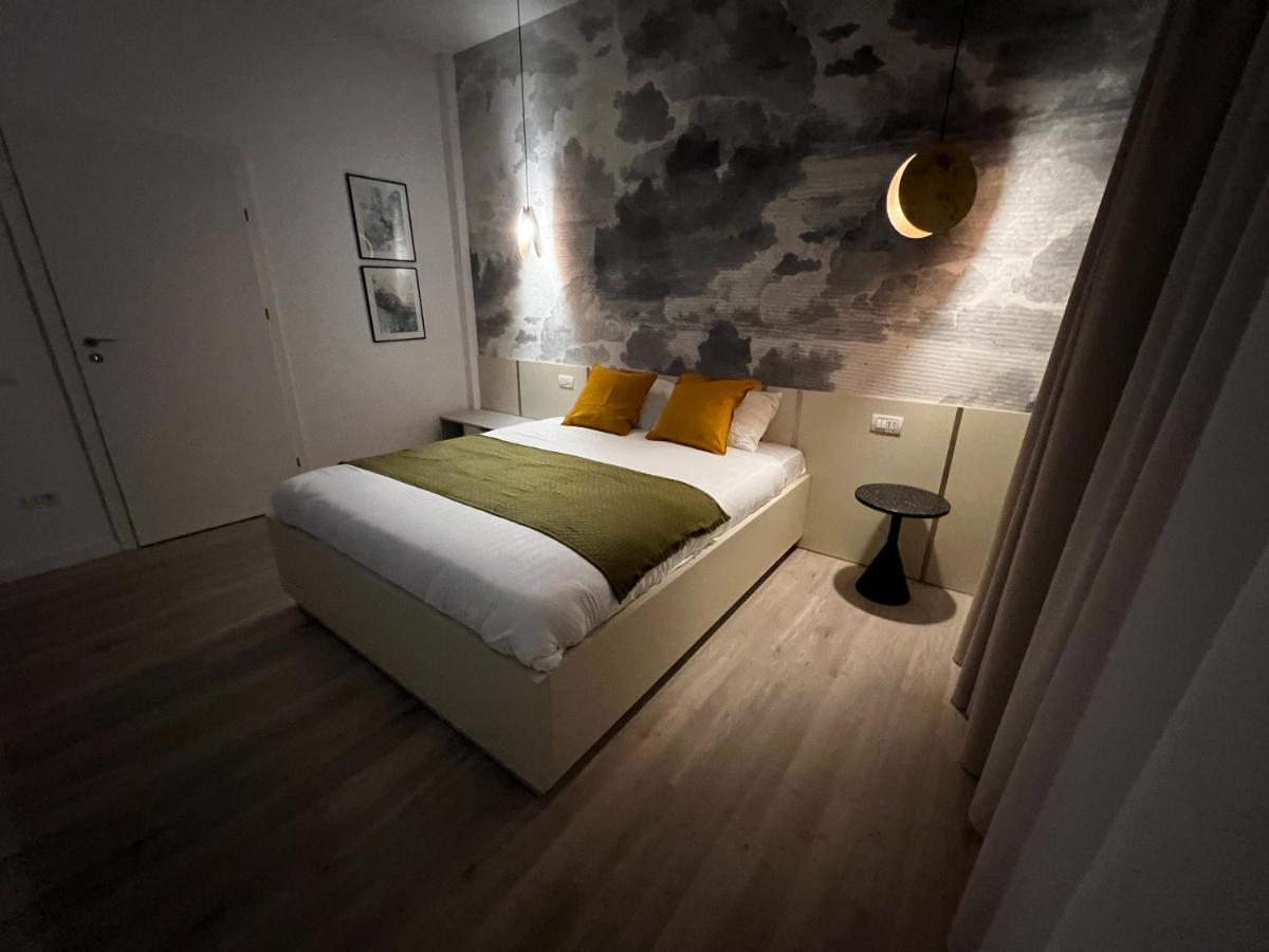 Four Bedroom Apartment, Old Town Bucharest Exterior photo
